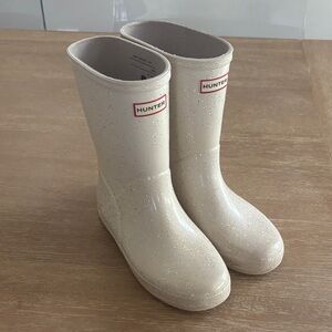 Hunter Sparkling Cream Boots, sz. US 2.